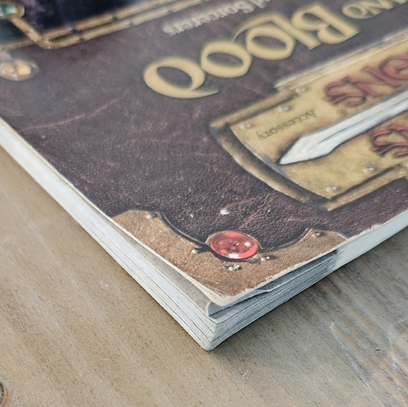 Dungeons & Dragons Tome and Blood Guidebook Pre-owned Very Good - Picture 6 of 13